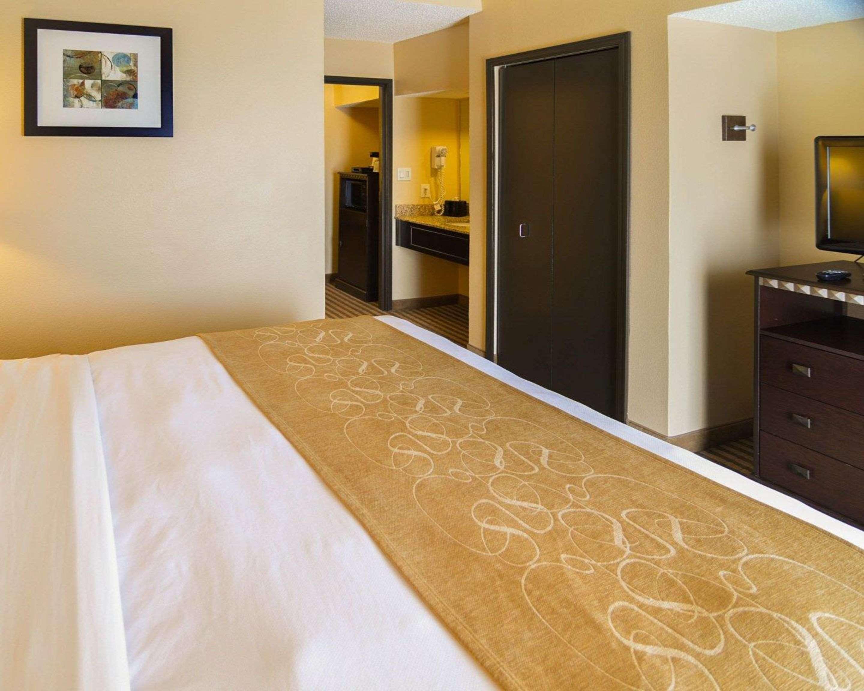 Comfort Suites Dfw Airport Ървинг Екстериор снимка