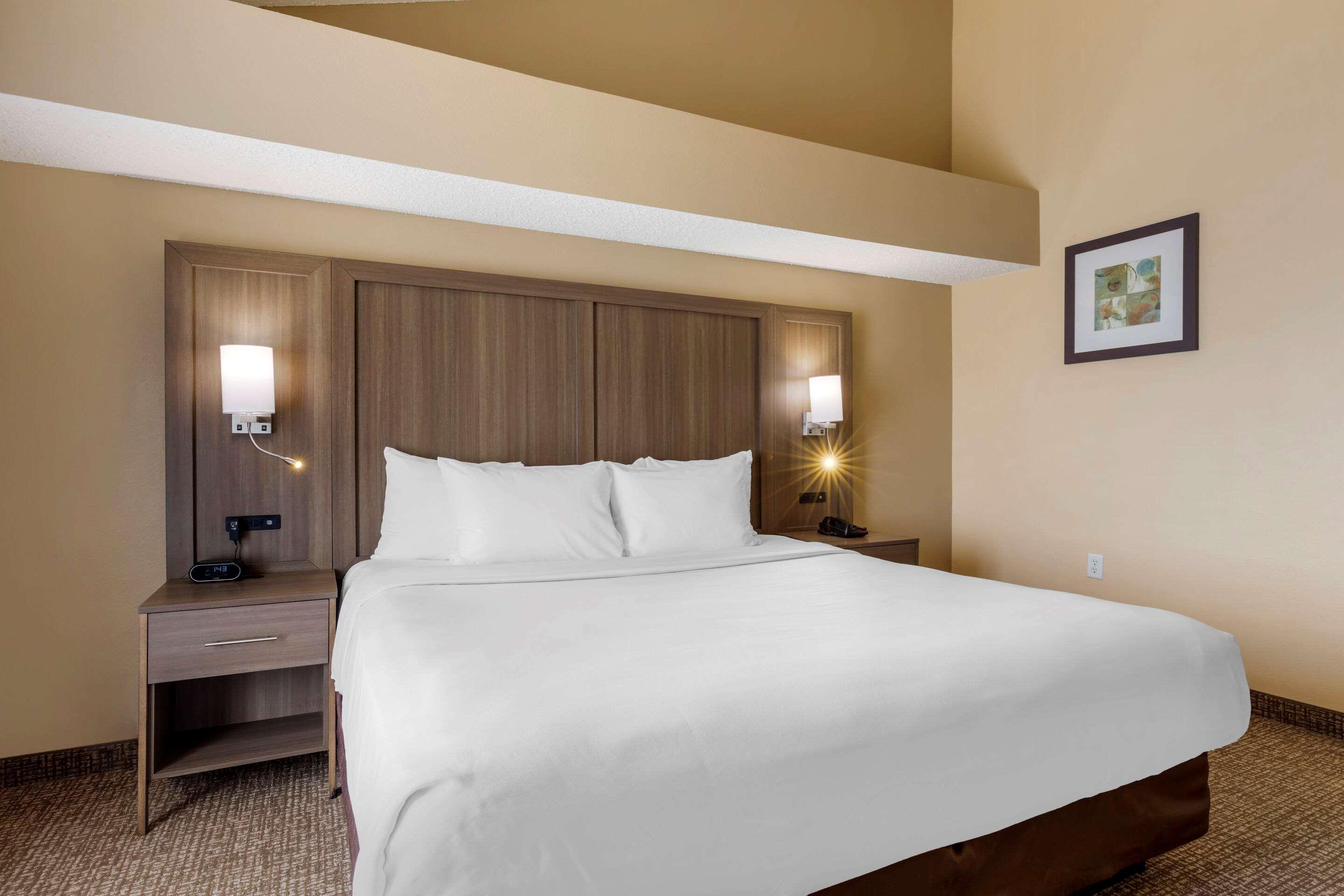 Comfort Suites Dfw Airport Ървинг Екстериор снимка