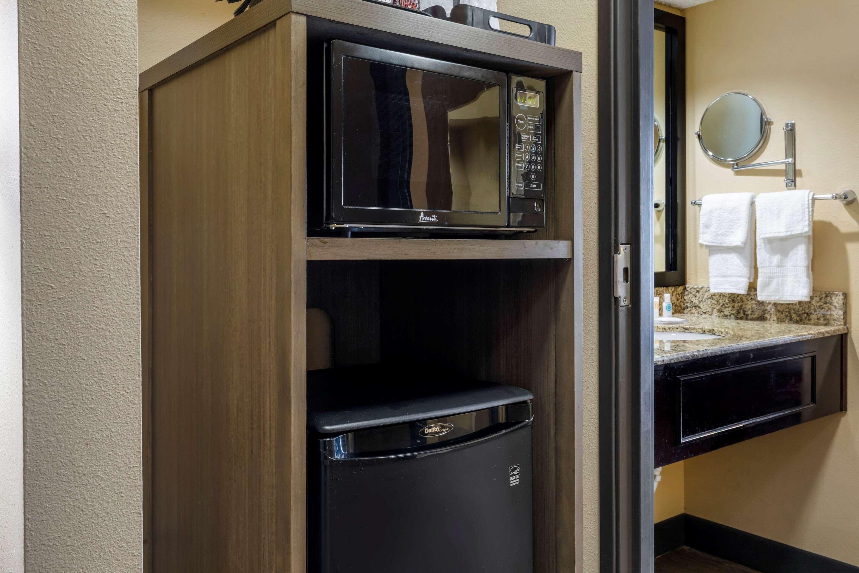 Comfort Suites Dfw Airport Ървинг Екстериор снимка