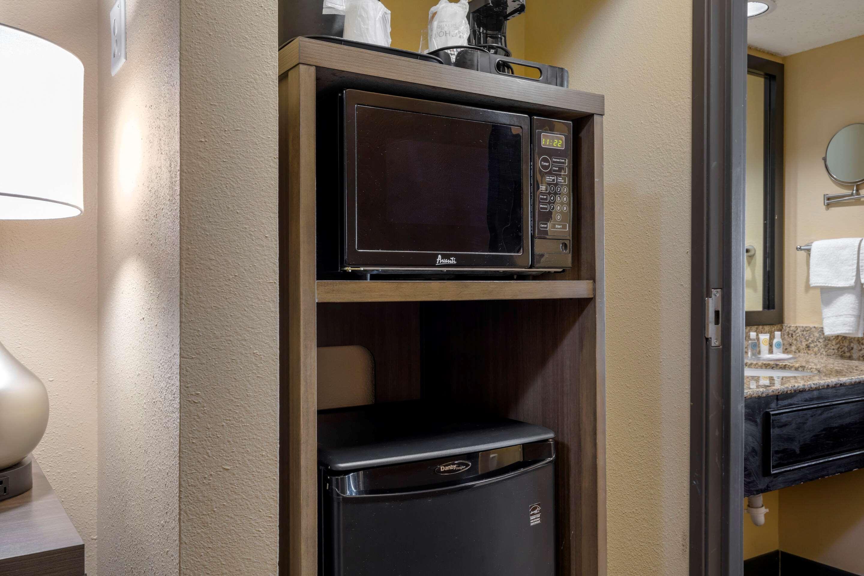 Comfort Suites Dfw Airport Ървинг Екстериор снимка