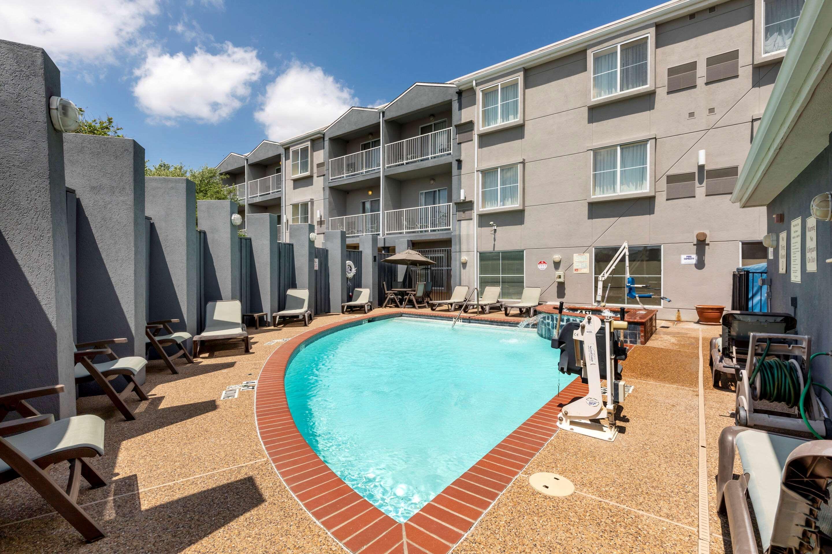 Comfort Suites Dfw Airport Ървинг Екстериор снимка