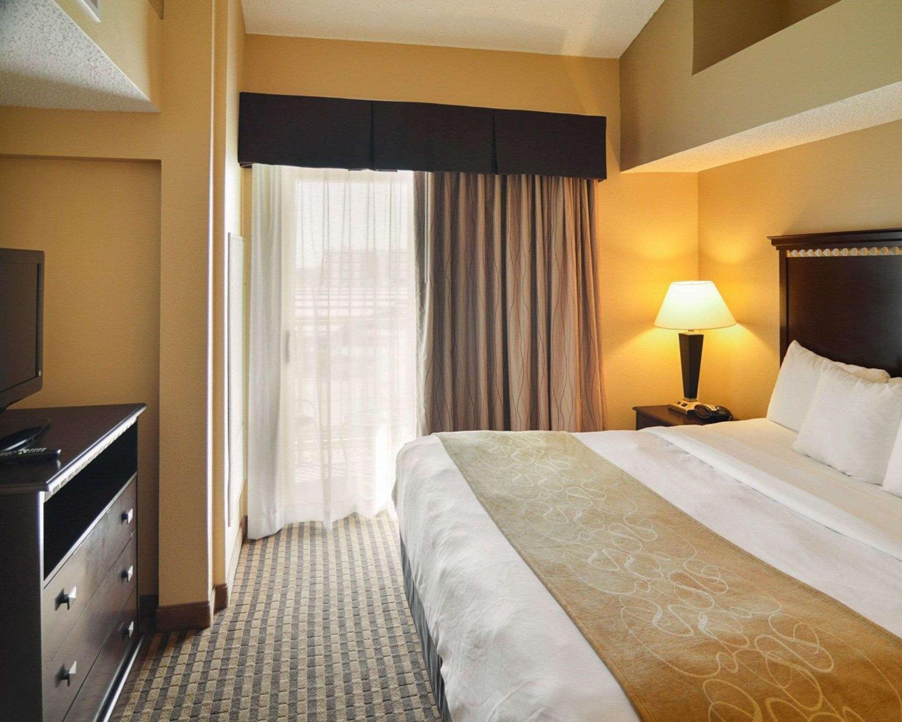 Comfort Suites Dfw Airport Ървинг Екстериор снимка