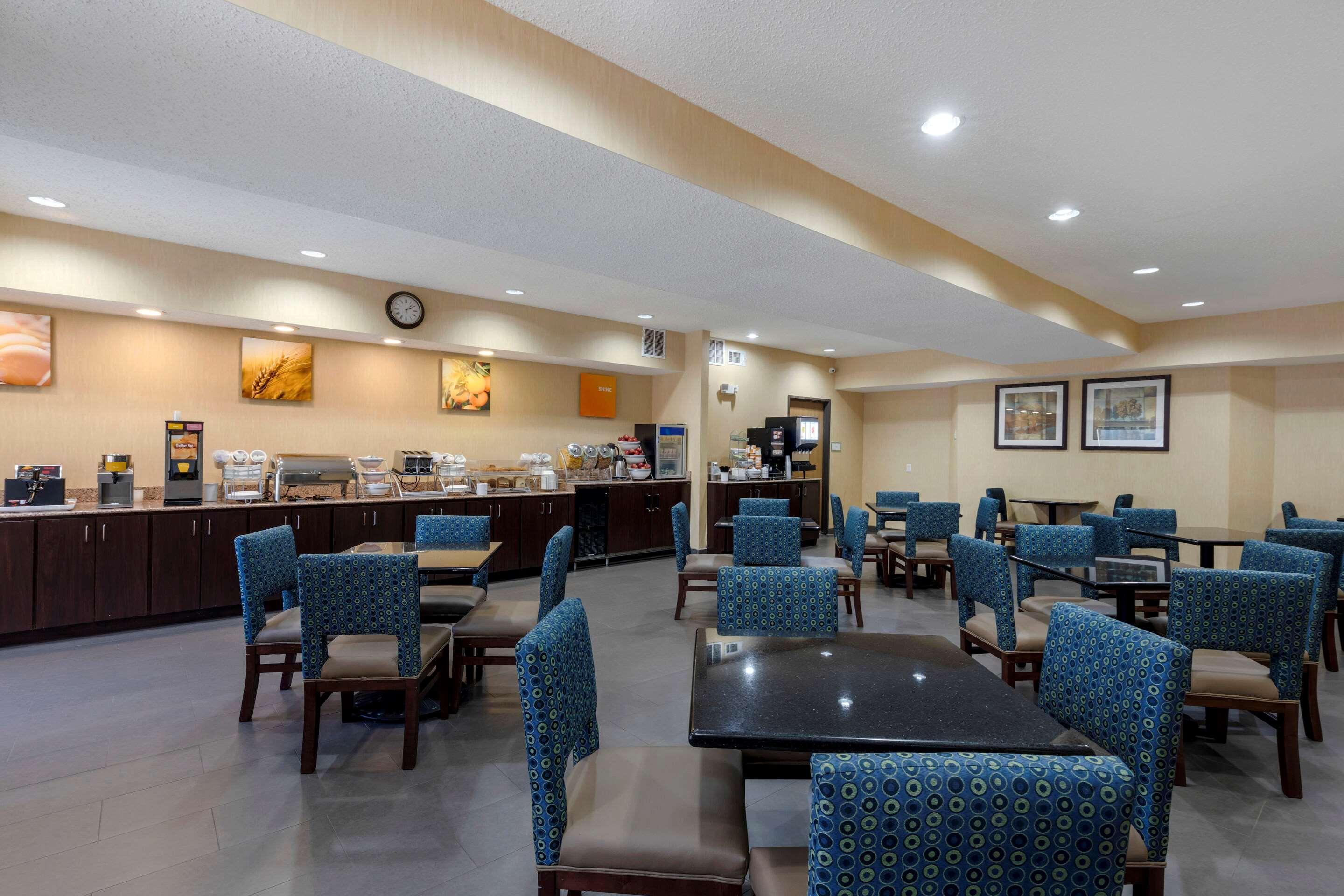 Comfort Suites Dfw Airport Ървинг Екстериор снимка