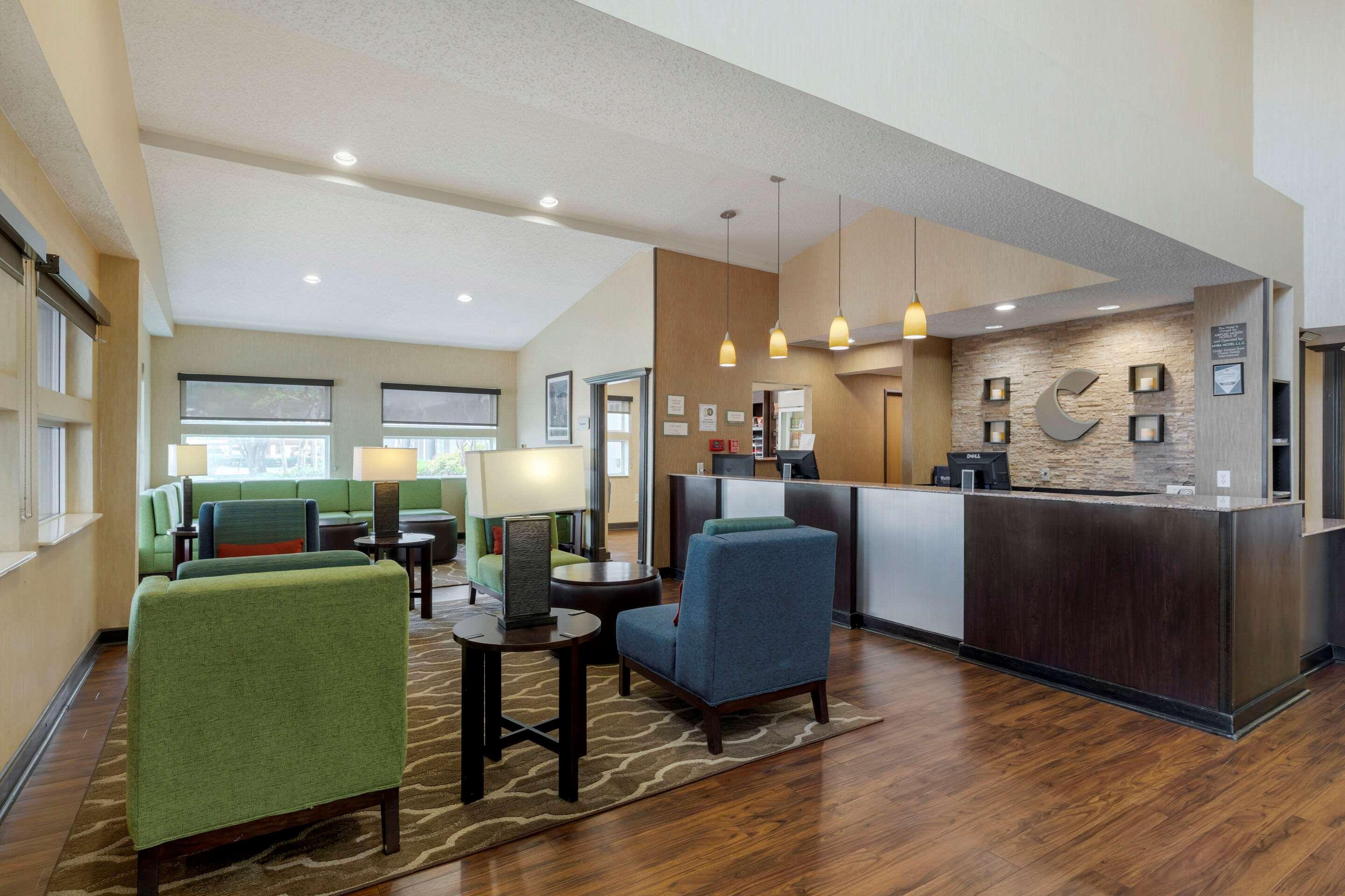 Comfort Suites Dfw Airport Ървинг Екстериор снимка